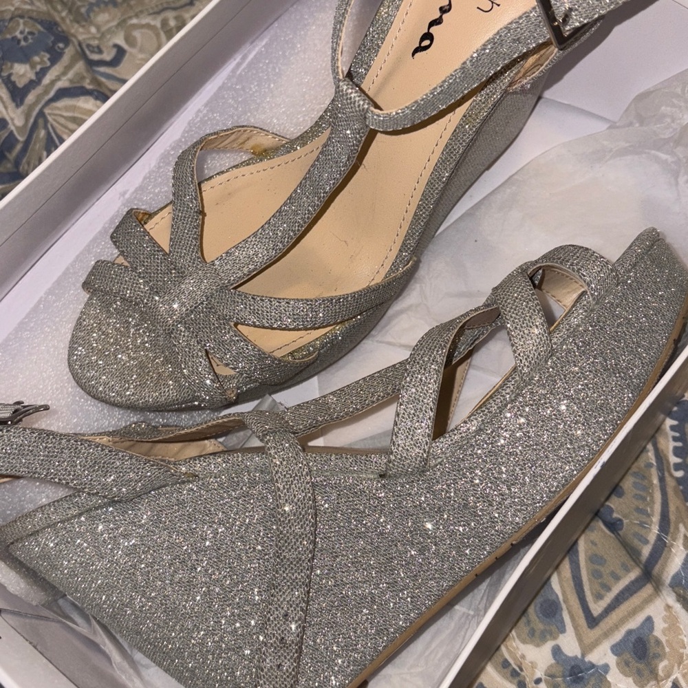 Sparkly silver wedges heels